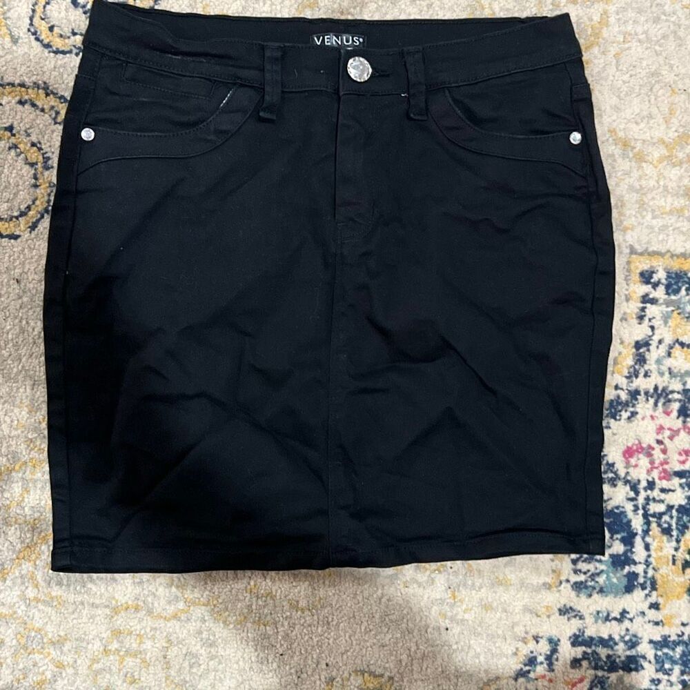 VENUS Black Denim Mini Skirt – Size 8 (US)